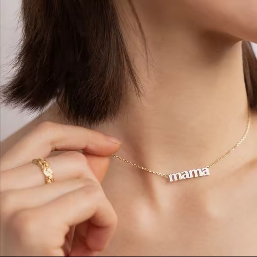 Mama Gold 'Mama necklace Holliday gift